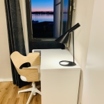 Kleiner Schreibtisch mit Meerblick