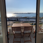 Möblierter Süd-West-Balkon mit Sonnenschirm und herrlichem Blick auf die Ostsee. Meer sehen und Meer hören!