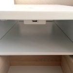Nachttischchen mit USB-Ports und Qi-Ladefunktion