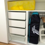 Kinderbett 60 x 120 cm samt Matratze, Matratzenschoner und Kinderstuhl mit Tisch sind immer in der Wohnung